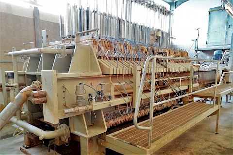 Small membrane filter press in a heated press facility (2013)