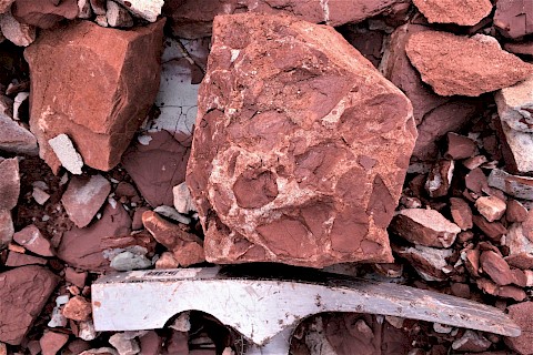 Clay fragments as resediments at the base of Sohlbank sequences (2016)