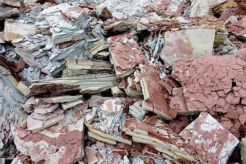 Over-consolidated clay stone disintegrates at the earth’s surface (2016)