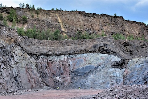 Zechstein limestone unconformably overlain by Lower Carboniferous Slate/Thüringer Wald (2018)