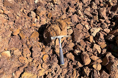 Segregation of hematite geodes with separator shovel (2019)