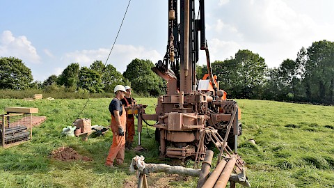 Rotary cable core drilling (2017)